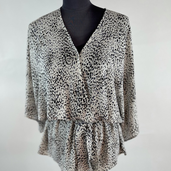 LWhite Leopard Print Romper - Picture 5 of 7